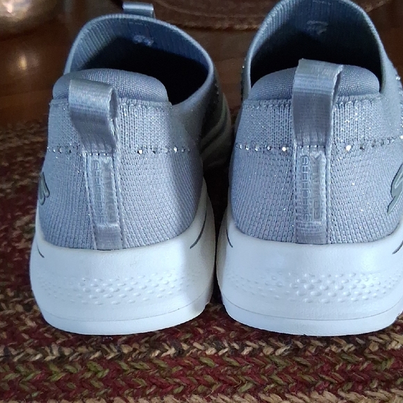 Skechers Light Gray Knit Slip-Ons - Picture 10 of 12